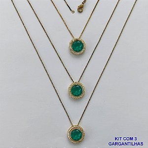GARGANTILHA NO BRUTO PRONTA PARA O BANHO - KIT COM 3 GARGANTILHAS COM CORRENTES VENEZIANA 45CM E PINGENTES COM BASES EM ALTA FUSÃO REDONDAS CRAVEJADAS COM MICROS ZIRCÔNIAS CRISTAIS E PEDRA EM ZIRCÔNIA VERDE 10MM - PESO TOTAL 9,4GR - BR15837