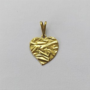 PINGENTE NO BRUTO PRONTO PARA O BANHO - (5022) PINGENTE CORAÇÃO MARTELADO 14MM - PESO: 0,5GR - COMPOSIÇÃO: 100% LATÃO - BRU15861