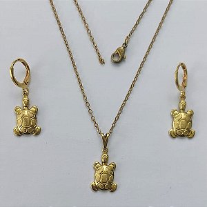 CONJUNTO NO BRUTO PRONTO PARA O BANHO - (2006) CONJUNTO COM CORRENTE CADEADO 45CM E BRINCO ARGOLINHA DE PRESSÃO E PINGENTES TARTARUGA 18MM - PESO: 3,7GR - COMPOSIÇÃO: 100% LATÃO - BRU15872