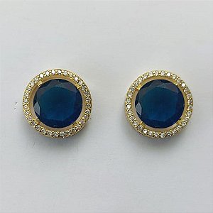 BRINCO NO BRUTO PRONTO PARA O BANHO - BRINCO DE PINO COM BASE EM ALTA FUSÃO REDONDA CRAVEJADA COM MICROS ZIRCÔNIAS CRISTAIS E PEDRA EM ZIRCÔNIA AZUL ESCURA 10MM - PESO TOTAL 5,3GR BRU15886