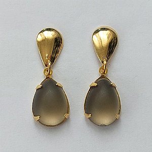 BRINCO FOLHEADO A OURO - BANHADO COM 5 MILÉSIMOS + VERNIZ DIAMOND - BRINCO DE PINO PEDRA BRILHO DA LUA 15MM - OURO358