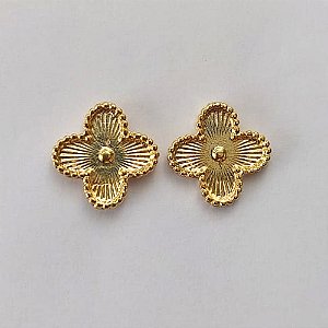BRINCO FOLHEADO A OURO - BANHADO COM 5 MILÉSIMOS + VERNIZ DIAMOND - (BDK010) BRINCO DE PINO TREVO TIPO VAN CLEEF 12MM - OURO374
