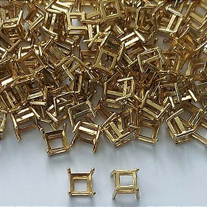 ACESSÓRIO NO BRUTO PRONTO PARA O BANHO - BASE EM ALTA FUSÃO PARA PINGENTE QUADRADO 6X6MM - COMPOSIÇÃO: ALTA FUSÃO - PESO TOTAL 0,4GR - BRU0003197