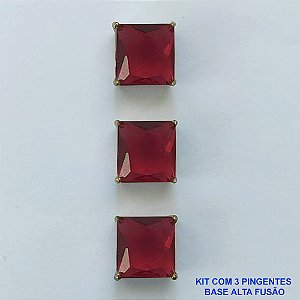 PINGENTE NO BRUTO PRONTO PARA O BANHO - KIT COM 3 PINGENTES COM BASES EM ALTA FUSÃO COM ZIRCÔNIAS QUADRADAS VERMELHAS 10X10MM - PESO TOTAL 6,8GR - BRU15987