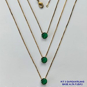 GARGANTILHA NO BRUTO PRONTA PARA O BANHO - KIT COM 3 GARGANTILHAS COM CORRENTES VENEZIANAS 45CM COM BASES EM LATÃO E PINGENTE EM ZIRCÔNIA PONTO DE LUZ VERDE REDONDA 6X6CM - PESO TOTAL 7,2GR - BRU16001