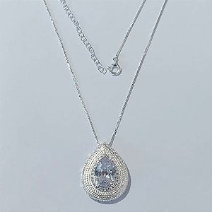 GARGANTILHA FOLHEADA A PRATA COM 50 MILÉSIMOS + VERNIZ DIAMOND - GARGANTILHA CORRENTE VENEZIANA 45CM FORMATO GOTA COM ZIRCÔNIA CRISTAL 21X27MM -PRA575