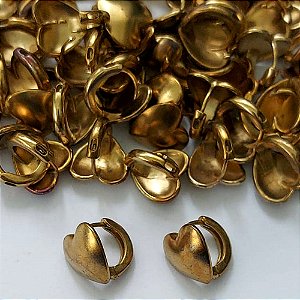 BRINCO NO BRUTO PRONTO PARA O BANHO(CX138) - BRINCO ARGOLINHA DE PRESSÃO (TRANQUETA) COM CORAÇÃO - TAMANHO: 10X10MM - PESO TOTAL 1GR - BRU16043
