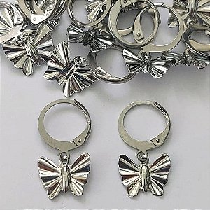 BRINCO EM AÇO INOXIDÁVEL - (CX.109) BRINCO ARGOLA DE PRESSÃO PINGENTE BORBOLETA 11MM - COMPOSIÇÃO: AÇO INOXIDÁVEL - AÇO2173