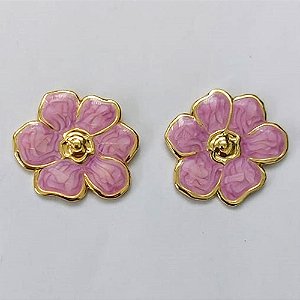 BRINCO EM AÇO INOXIDÁVEL - (CX.140) BRINCO DE PINO DOURADO FLOR ESMALTADA LILÁS 25MM - COMPOSIÇÃO: AÇO INOXIDÁVEL DOURADO - AÇO2217