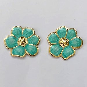 BRINCO EM AÇO INOXIDÁVEL - (CX;140) BRINCO DE PINO DOURADO FLOR ESMALTADA VERDE 25MM - COMPOSIÇÃO: AÇO INOXIDÁVEL DOURADO - AÇO2218