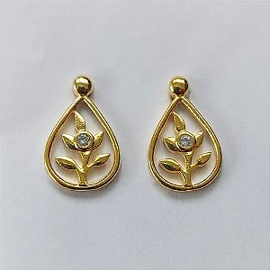 BRINCO FOLHEADO A OURO - BANHADO COM 5 MILÉSIMOS + VERNIZ DIAMOND - (CRIS) BRINCO DE PINO FOLHA COM PEDRA EM ZIRCÔNIA 10X16MM - OURO469