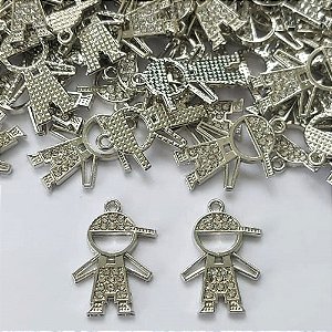 ACESSÓRIO PINGENTE MENINO COM STRASS 15X22MM - COMPOSIÇÃO: METAL - (CX.141) BIJU00028