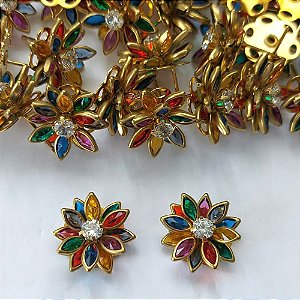 BRINCO NO BRUTO PRONTO PARA O BANHO - (AV) BRINCO DE PINO FLOR CRAVEJADA EM ZIRCÔNIAS COLORIDAS 15MM - PESO TOTAL 2,4GR - COMPOSIÇÃO: LATÃO / ZIRCÔNIA - BRU16128
