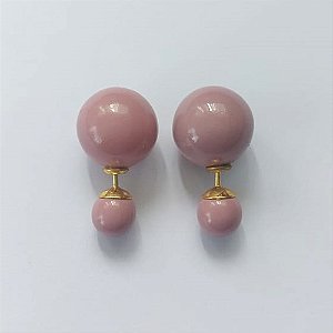 BRINCO FOLHEADO A OURO - BANHADO COM 5 MILÉSIMOS + VERNIZ DIAMOND - BRINCO DE PINO COM PÉROLAS COLORIDAS - OURO494