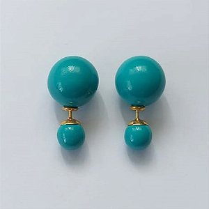 BRINCO FOLHEADO A OURO - BANHADO COM 5 MILÉSIMOS + VERNIZ DIAMOND - BRINCO DE PINO COM PÉROLAS COLORIDAS - OURO495