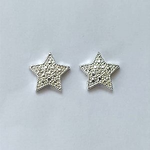BRINCO FOLHEADO A PRATA COM 50 MILÉSIMOS + VERNIZ DIAMOND - (CRIS) BRINCO DE PINO ESTRELA 11MM - PRA609