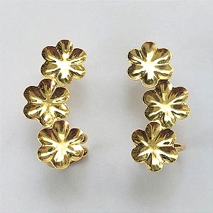 BRINCO FOLHEADO A OURO - BANHADO COM 5 MILÉSIMOS + VERNIZ DIAMOND - (BRJ4063) BRINCO DE PINO FLORES 12X27MM - OURO563