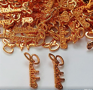 PINGENTE NO BRUTO PRONTO PARA O BANHO(CX142)(GRATIDÃO) PESO 1,7GR BRU0003240