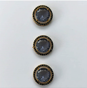 PINGENTE NO BRUTO PRONTO PARA O BANHO - KIT COM 3 PINGENTES COM BASES EM ALTA FUSÃO REDONDAS CRAVEJADAS COM MICROS ZIRCÔNIAS CRISTAIS NEGRO E PEDRA EM ZIRCÔNIA 10MM - PESO TOTAL 6,6GR - BRU0003285