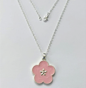 GARGANTILHA FOLHEADO A PRATA COM 50 MILÉSIMOS + VERNIZ DIAMOND FLOR RESINADO E CORRENTE CADEADO DE 45CM- PRA644