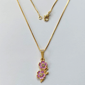 GARGANTILHA FOLHEADO A OURO - BANHADO COM 5 MILÉSIMOS + VERNIZ DIAMOND - PINGENTE DE FLOR RESINADO 20MM OURO604