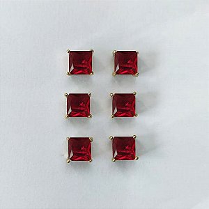BRINCO NO BRUTO PRONTO PARA O BANHO - KIT COM 3 BRINCOS DE PINO COM BASE EM ALTA FUSÃO COM ZIRCÔNIA VERMELHA QUADRADA 6X6MM - PESO TOTAL 3,5GR - BRU16302