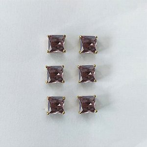 BRINCO NO BRUTO PRONTO PARA O BANHO - KIT COM 3 BRINCOS DE PINO COM BASE EM ALTA FUSÃO COM ZIRCÔNIA ROSA QUADRADA 6X6MM - PESO TOTAL 3,5GR - BRU16304