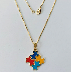 GARGANTILHA FOLHEADO A OURO COM CORRENTE VENEZIANA DE 45CM PINGENTE DE AUTISMO OURO000639