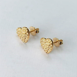 BRINCO FOLHEADO A OURO - BANHADO COM 5 MILÉSIMOS + VERNIZ DIAMOND - (CRIS) BRINCO DE PINO DE 12MM - OURO654