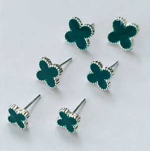 BRINCO FOLHEADO A PRATA COM 50 MILÉSIMO+ VERNIZ DIAMOND TRIO DE BRINCOS COM TREIS TAMANHOS ( 10MM/7MM/6MM) PRA664