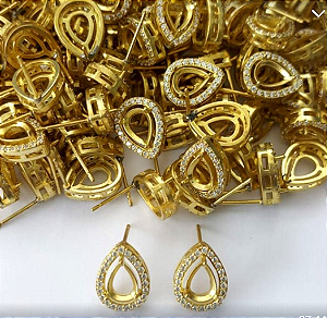 BASE PARA BRINCO NO BRUTO AUTA FUSÃO CRAVEJADA EM MICRO ZIRCONIA PARA PEDRA 6X8MM(VENDIDA POR PAR ) BRU0003256