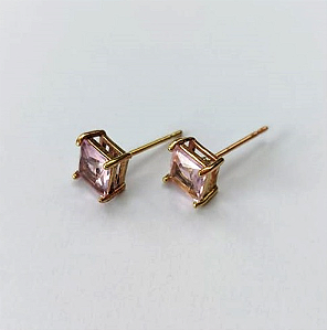 BRINCO NO BRUTO PRONTO PARA O BANHO (TAMANHO 6X6MM)QUADRADO BASE EM ALTA FUSÃO COM PEDRA DE ZIRCONIA BRU0003309