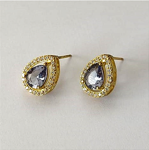 BRINCO NO BRUTO PRONTO PARA O BANHO - BRINCOS DE PINO COM BASE EM ALTA FUSÃO COM ZIRCÔNIA GOTA 6X8MM - PESO TOTAL 2.8gr- BRU0003310