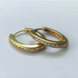 BRINCO NO BRUTO PRONTO PARA O BANHO(CX142)( BRINCO DE ARGOLINHA PRESSÃO TODA CRAVEJADO EM ZIRCONIAS ) PESO 2,4GR / BRU0003321