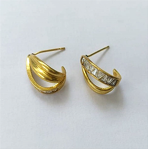 BRINCO NO BRUTO PRONTO PARA O BANHO(CX142)( BRINCO DE PINO CCRAVEJADO EM MICRO ZIRCONIA ) PESO 2,6GR / BRU0003323