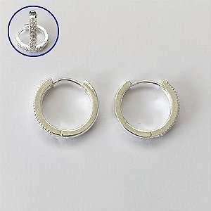 BRINCO FOLHEADO A PRATA COM 50 MILÉSIMO+ VERNIZ DIAMOND BRINCO DE ARGOLA COM 1 FILEIRA DE MICRO ZIRCÔNIAS 17MM PRA678