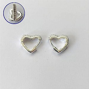 BRINCO FOLHEADO A PRATA COM 50 MILÉSIMO+ VERNIZ DIAMOND BRINCO DE ARGOLA FORMATO CORAÇÃO COM 1 FILEIRA DE MICRO ZIRCÔNIAS 12MM PRA679