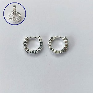 BRINCO FOLHEADO A PRATA COM 50 MILÉSIMO+ VERNIZ DIAMOND BRINCO DE ARGOLA COM 1 FILEIRA DE MICRO ZIRCÔNIAS 9MM PRA683