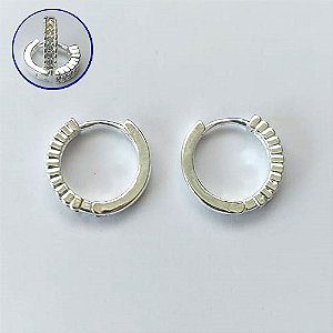 BRINCO FOLHEADO A PRATA COM 50 MILÉSIMO+ VERNIZ DIAMOND BRINCO DE ARGOLA COM 1 FILEIRA DE MICRO ZIRCÔNIAS 15MM PRA695