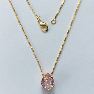 GARGANTILHA FOLHEADA A OURO - BANHADO COM 5 MILÉSIMOS + VERNIZ DIAMOND - CORRENTE VENEZIANA 45CM E PINGENTE EM ZIRCÔNIA ROSA 7X9MM - OURO693