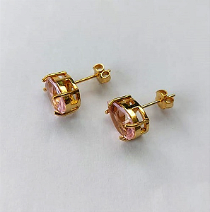 BRINCO FOLHEADO A OURO COM VERNIZ DIAMOND COM BASE EM ALTA FUSÃO E PEDRA DE ZIRCONIA DE 8X10MM - OURO779