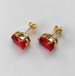 BRINCO FOLHEADO A OURO COM VERNIZ DIAMOND COM BASE EM ALTA FUSÃO E PEDRA DE ZIRCONIA DE 8X10MM - OURO781