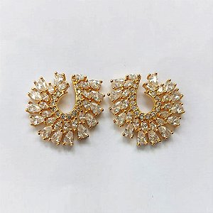BRINCO FOLHEADO A OURO COM VERNIZ DIAMOND - BRINCO DE PINO CRAVEJADO EM ZIRCÔNIAS 27MM - OURO794