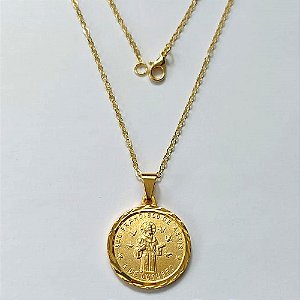 GARGANTILHA FOLHEADA A OURO - BANHADO COM 5 MILÉSIMOS + VERNIZ DIAMOND - CORRENTE CADEADO 45CM E PINGENTE MEDALHA SÃO FRANCISCO DE ASSIS 23MM - FECHO LAGOSTA - OURO861