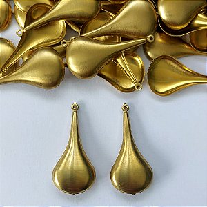 ACESSÓRIO NO BRUTO PRONTO PARA O BANHO - (318) (CX.67) PINGENTE GOTA COMPRIDA 38MM - PESO TOTAL 2,6GR - COMPOSIÇÃO: 100% LATÃO - BRU0003378