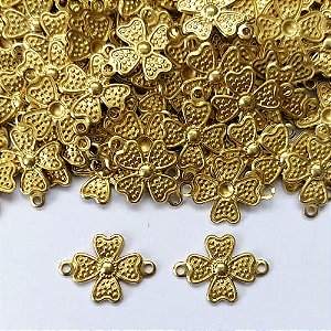 ACESSÓRIO NO BRUTO PRONTO PARA O BANHO - (V4006) (CX.03) TREVO 4 FOLHAS COM DUAS ARGOLINHAS 12MM - PESO TOTAL 0,4GR - COMPOSIÇÃO: 100% LATÃO - BRU0003383