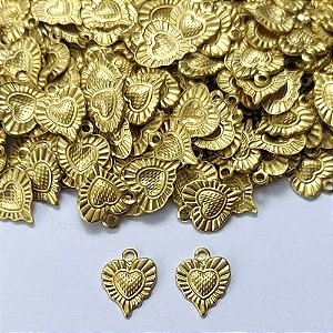 ACESSÓRIO NO BRUTO PRONTO PARA O BANHO - (CX.67) (V4014) CORAÇÃO 11MM - PESO TOTAL 0,2GR - COMPOSIÇÃO: 100% LATÃO - BRU0003398