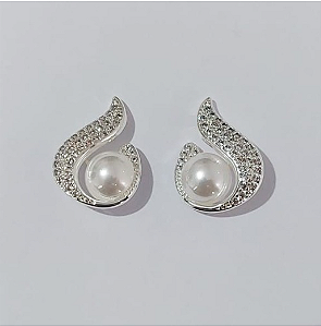 BRINCO FOLHEADA A PRATA COM 50 MILÉSIMOS + VERNIZ DIAMOND - BRINCOS DE PINO COM MICRO ZIRCÔNIAS 20X15MM -PRA759