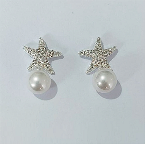 DUPLICADO - BRINCO FOLHEADA A PRATA COM 50 MILÉSIMOS + VERNIZ DIAMOND - BRINCOS DE PINO MODELO ESTRELA DO MAR CRAVEJADA E PEROLA 10MM -PRA769