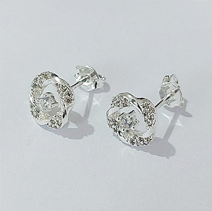 BRINCO FOLHEADA A PRATA COM 50 MILÉSIMOS + VERNIZ DIAMOND - BRINCOS DE PINO MODELO REDONDO CRAVEJADO 10MM -PRA771